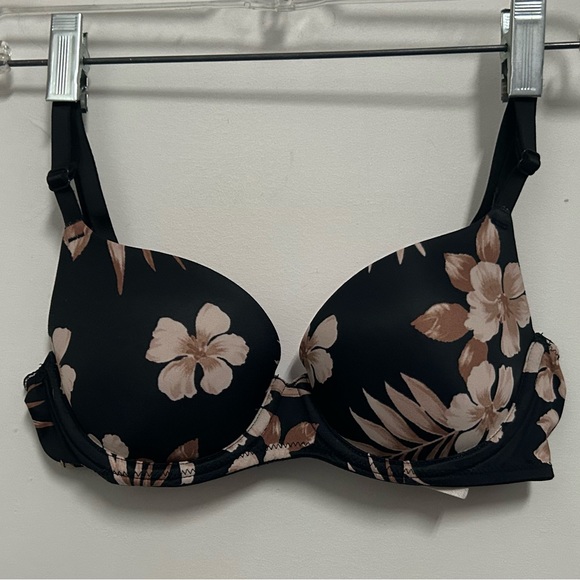 Victoria Secret Wear Everywhere Lightly Lined Bra - Picture 3 of 10